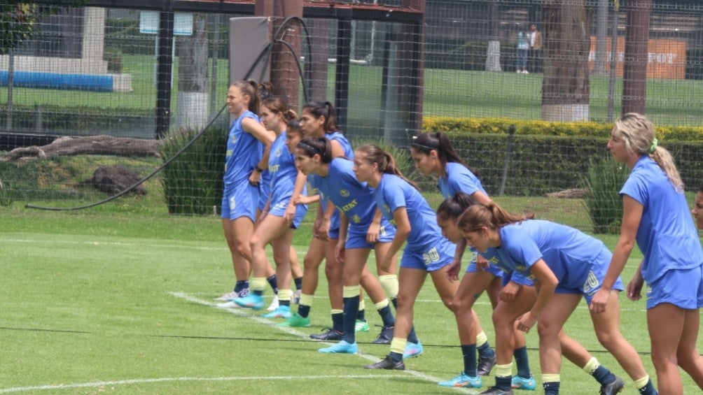 Jugadoras del América durante un entrenamiento