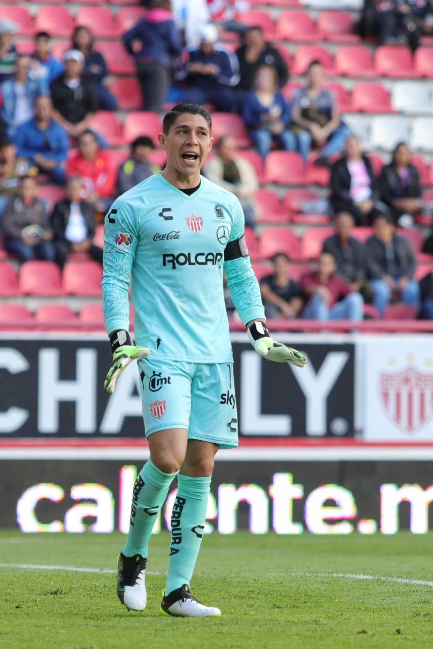 Hugo González en un partido de Necaxa