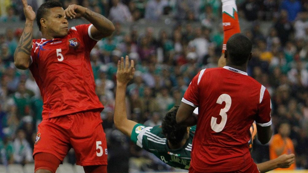 Raúl Jiménez anotó el gol de chilena contra Panamá