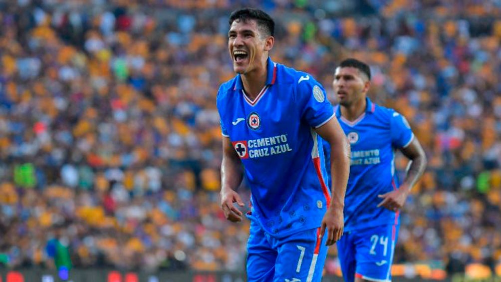 Antuna durante la victoria de Cruz Azul sobre Tigres