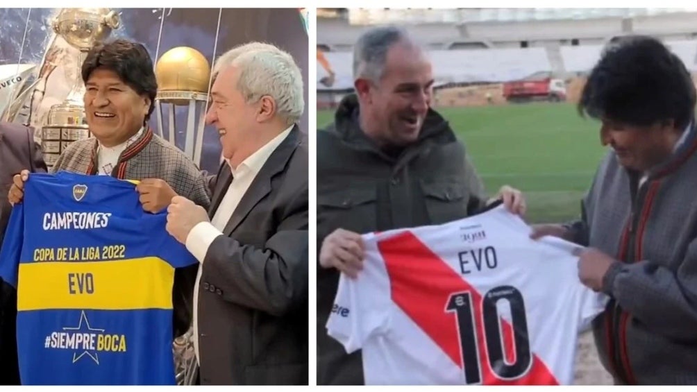 Evo Morales con las playeras de Boca y River