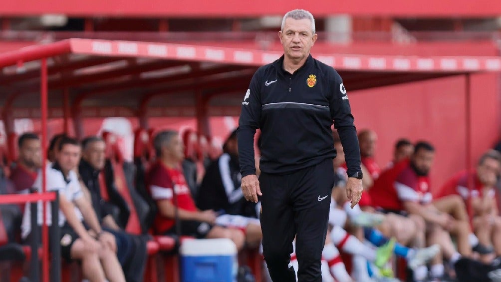 Javier Aguirre dirigiendo al Mallorca durante partido de LaLiga