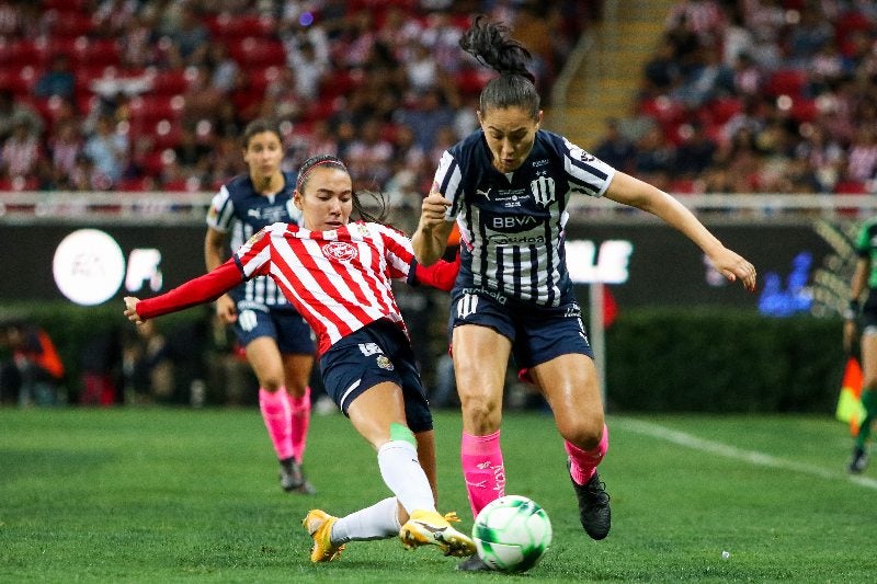 Desirée Monsiváis jugando con Monterrey