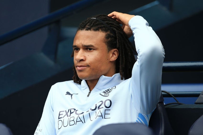 Nathan Aké en el radar del Chelsea