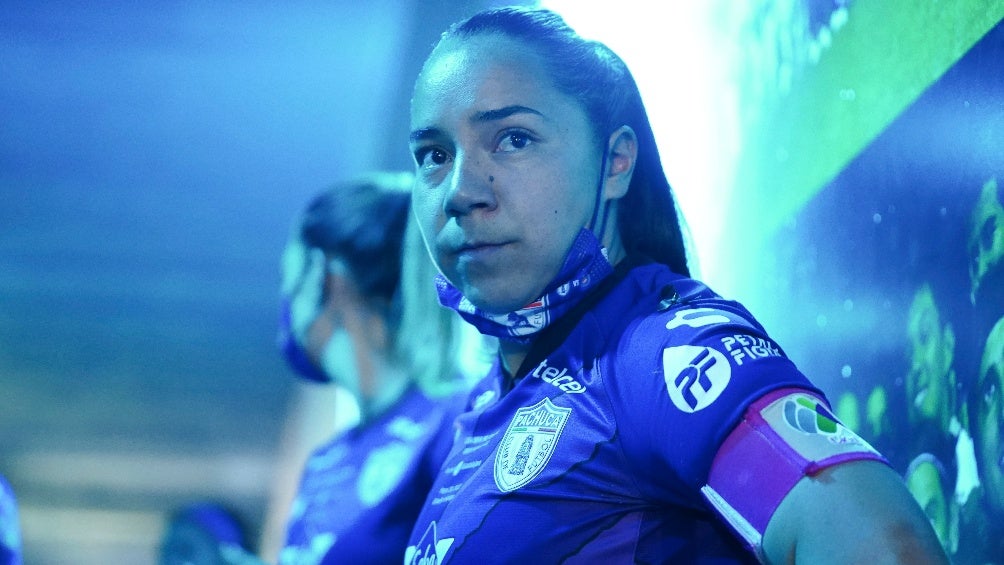 Charlyn Corral en un partido de Pachuca Femenil