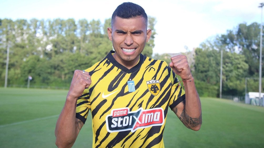 Orbelín Pineda como jugador del AEK Atenas