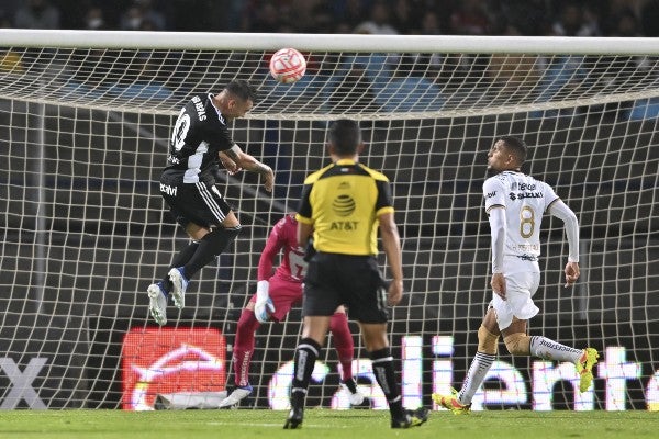 Iago Aspas en acción ante Pumas 