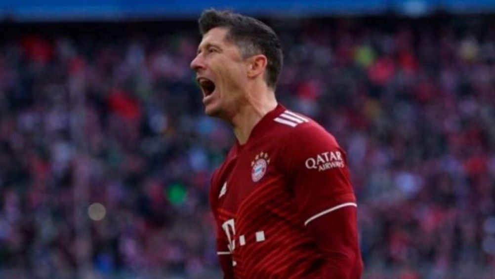 Robert Lewandowski festejando un gol