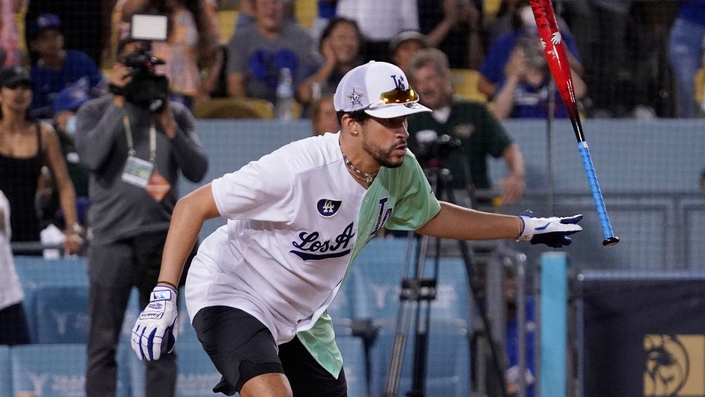 Bad Bunny engalanó el Juego de Celebridades del fin de semana de estrellas  de MLB