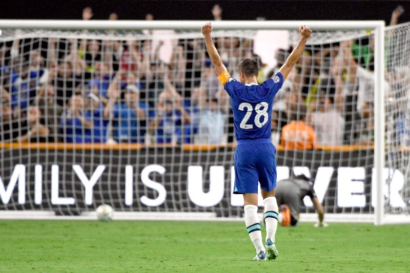 Mason Mount festejando con el Chelsea