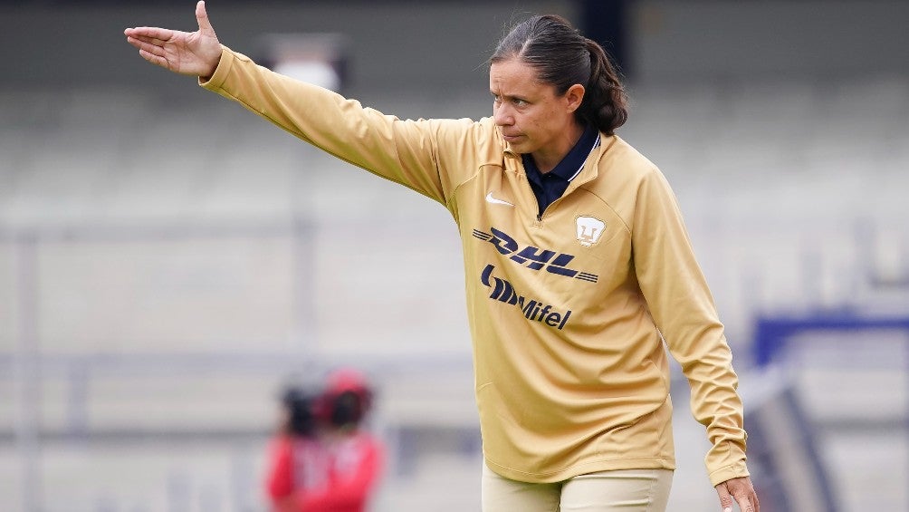 Karina Báez, DT de Pumas Femenil