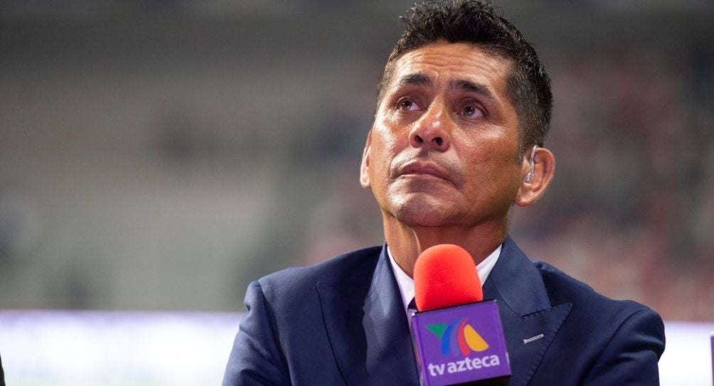 Jorge Campos durante una transmisión de TV Azteca