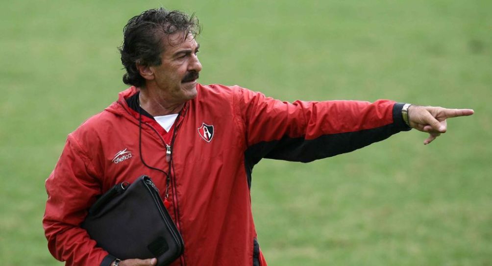 Ricardo La Volpe entrenando al Atlas