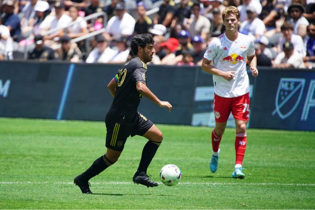 Carlos Vela en partido con el LAFC