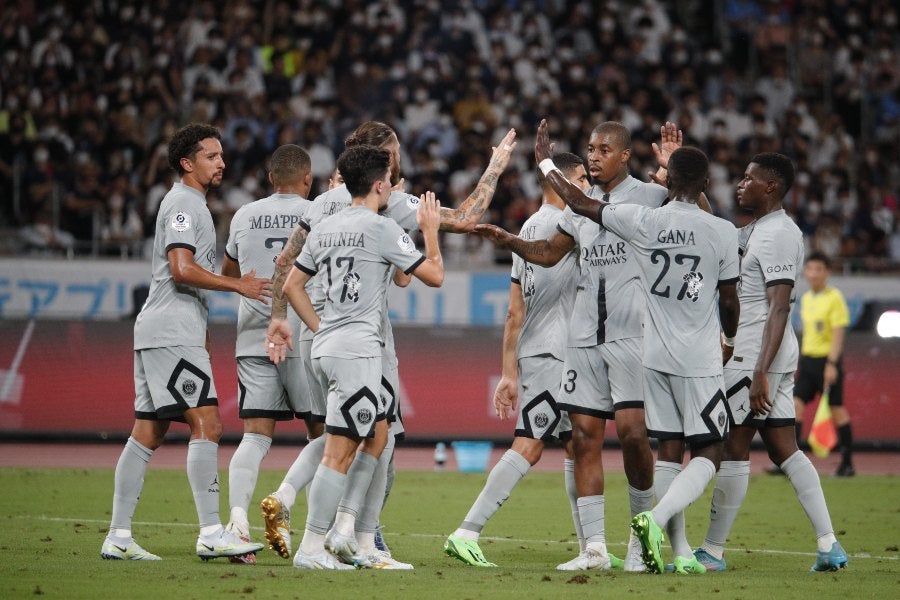 Jugadores del PSG festejando un gol