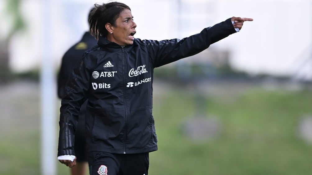 Maribel Domínguez en un partido del Tri Femenil Sub 20