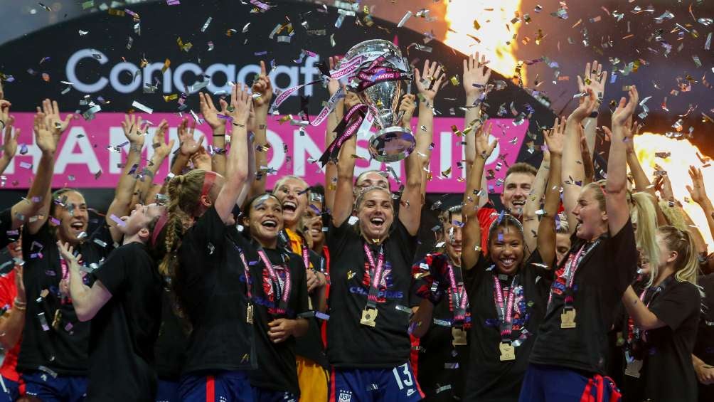 Estados Unidos Femenil festejando