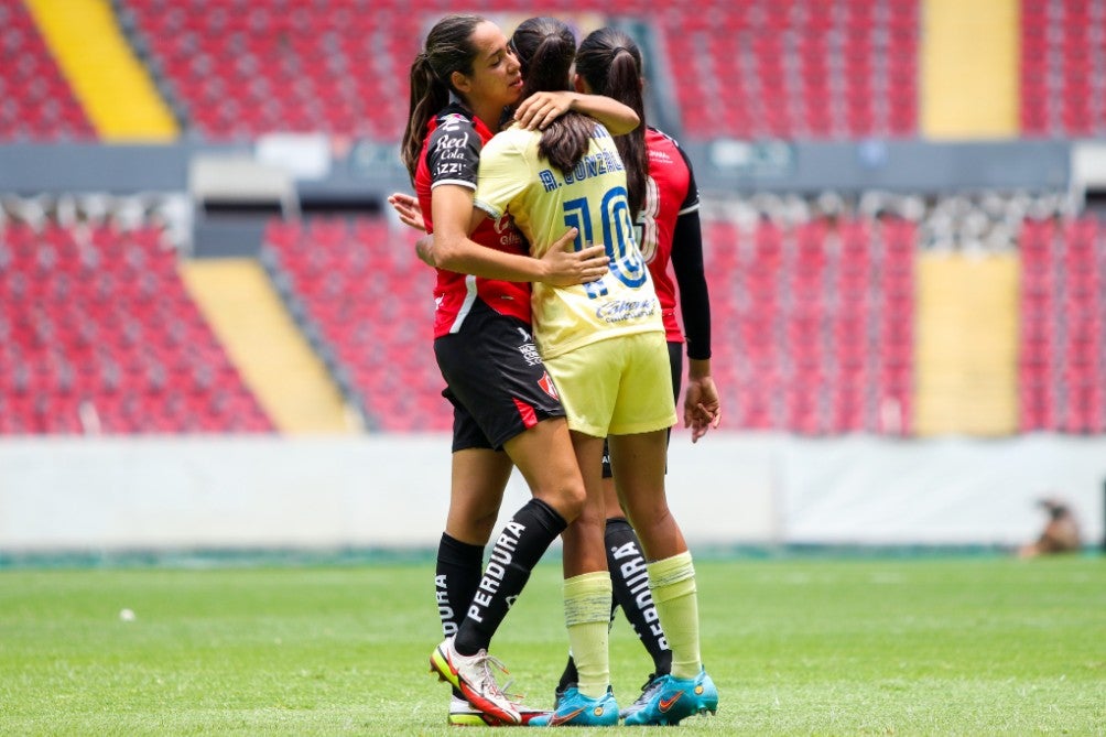 Alison González se reencontró con sus excompañeras de Atlas