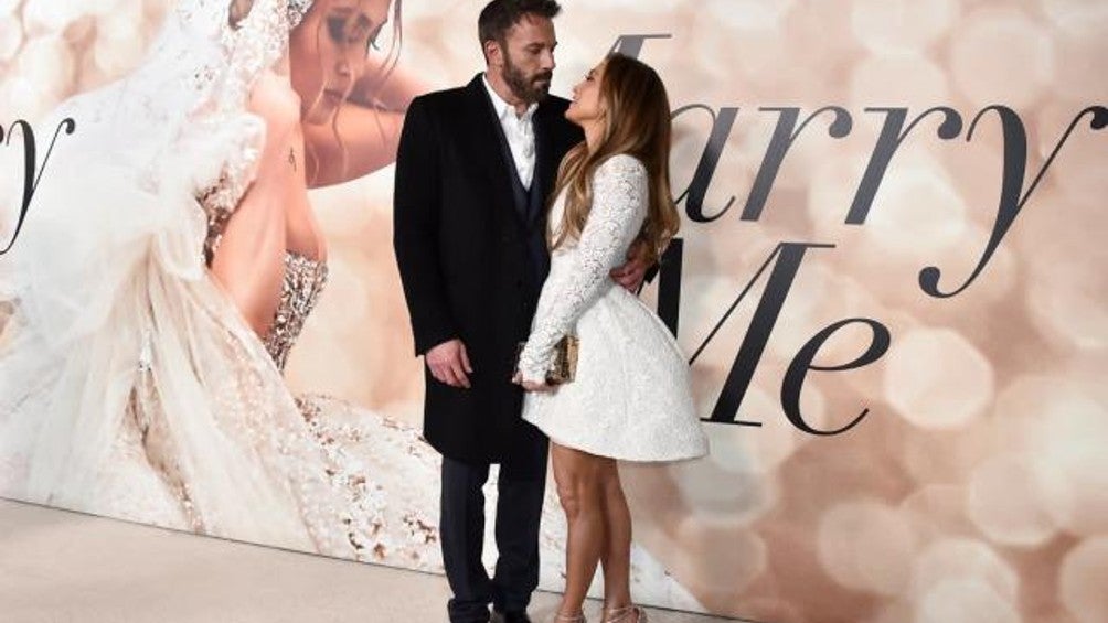 Ben Affleck y JLo en la premier de 'Marry me'