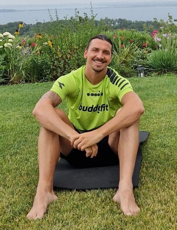 Zlatan Ibrahimovic posa para Instagram