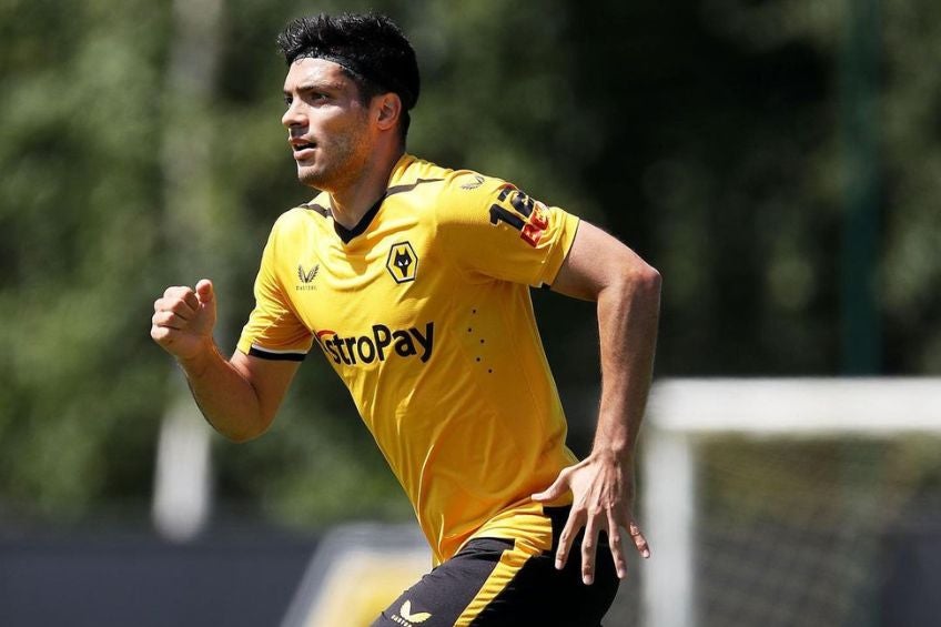 Raúl Jiménez durante un partido de Wolves