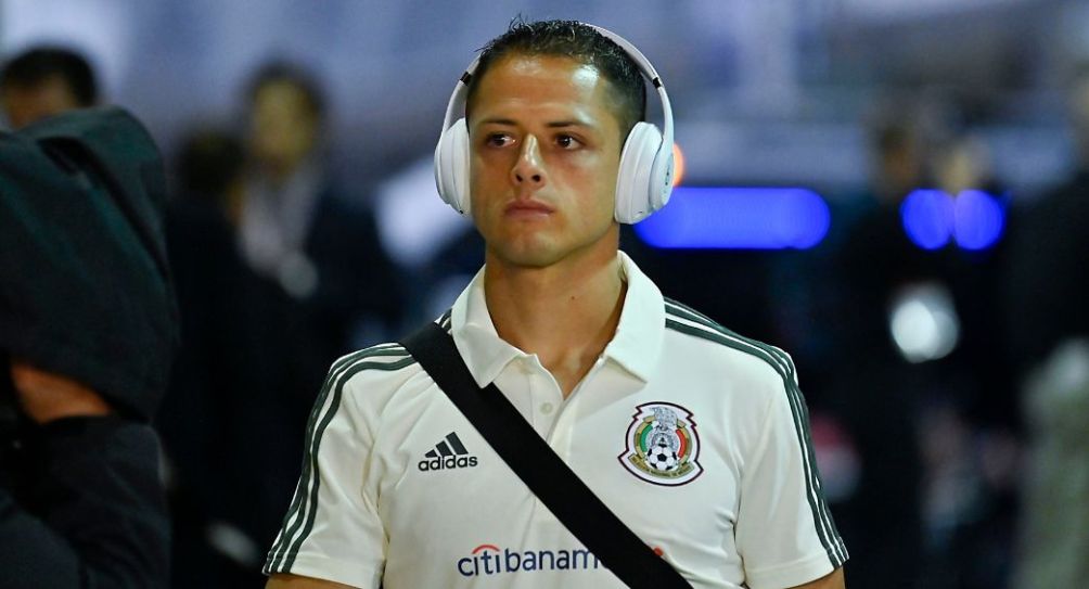 Chicharito Hernández previo a un partido de México