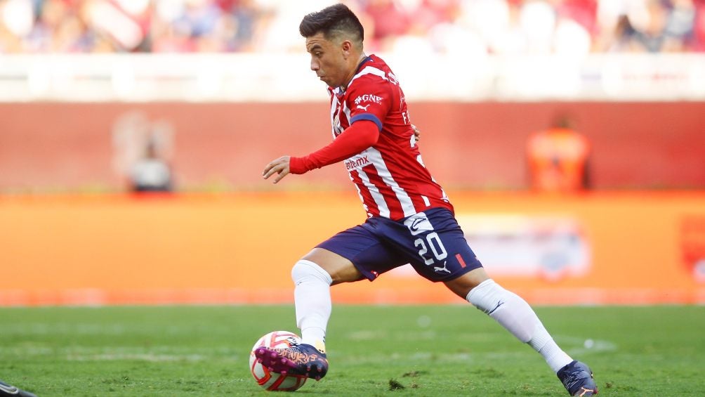 Fernando Beltrán en un partido con Chivas