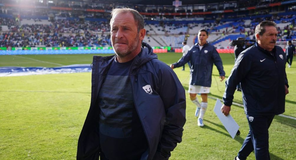 Andrés Lillini previo a un partido de Pumas