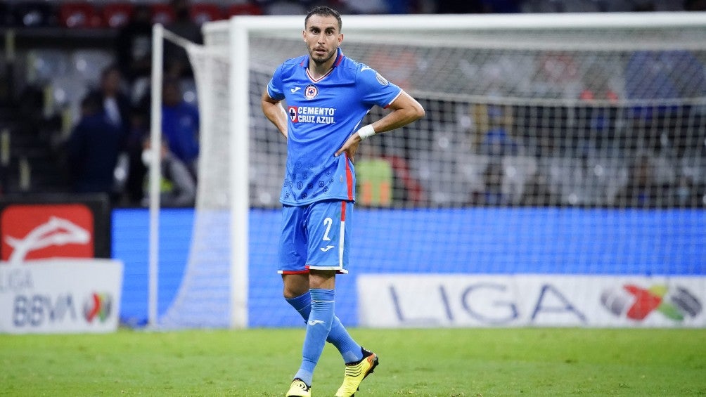 Alejandro Mayorga en partido con Cruz Azul