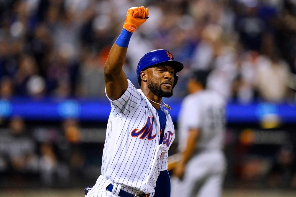 Mets celebrando el triunfo ante Yankees