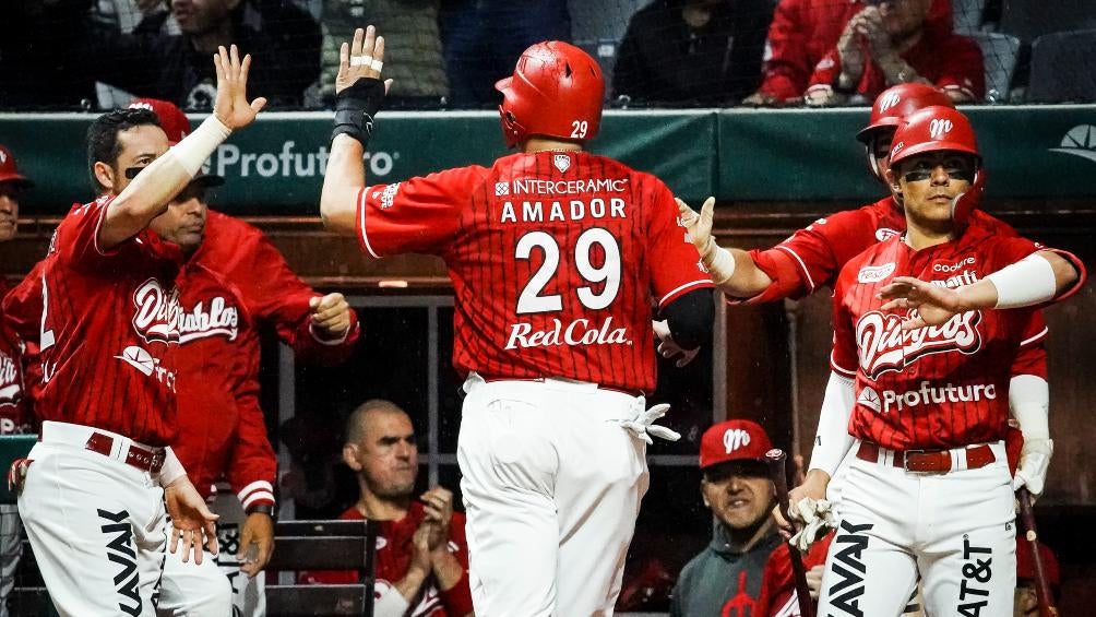 Jugadores de Diablos Rojos en festejo