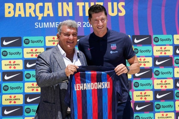 Laporta junto a Robert Lewandowski