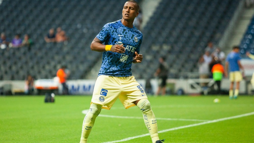 Pedro Aquino, mediocampista del América