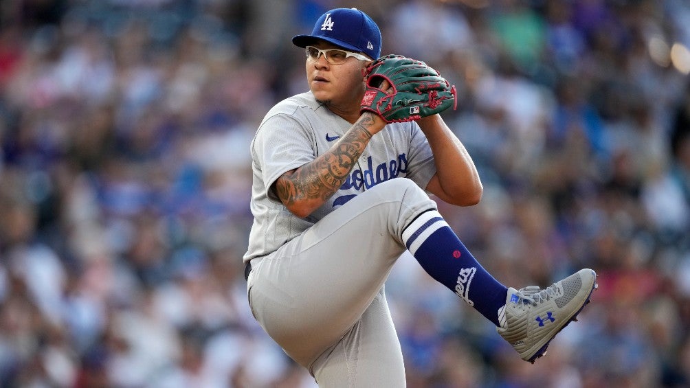 Julio Urías: Consiguió décimo triunfo de la temporada ante Colorado