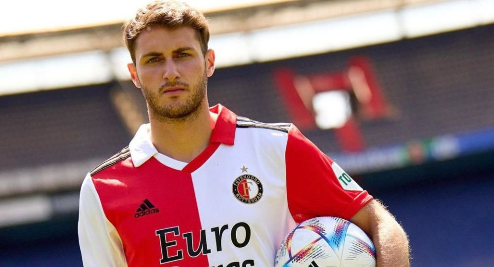 Santiago Giménez en su presentación con el Feyenoord