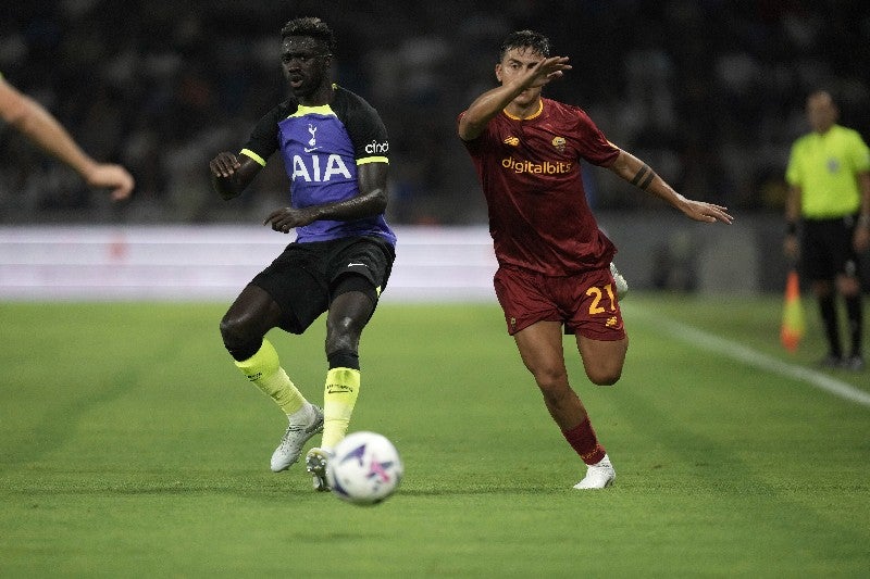 Paulo Dybala jugando con la Roma 