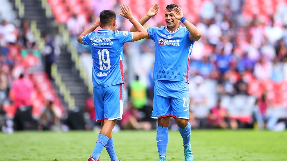 El delantero chileno rompió la sequia de sus paisanos en Cruz Azul