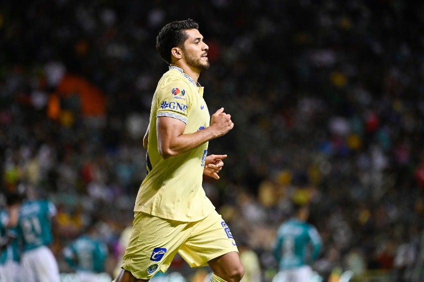 Henry Martín celebrando su doblete vs León