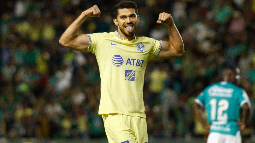 Henry Martín celebrando su doblete vs León