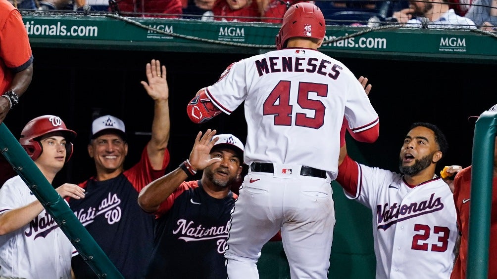 Joey Meneses tras marcar su primer cuadrangular