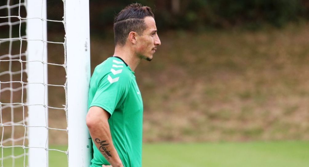 Andrés Guardado durante un entrenamiento del Betis