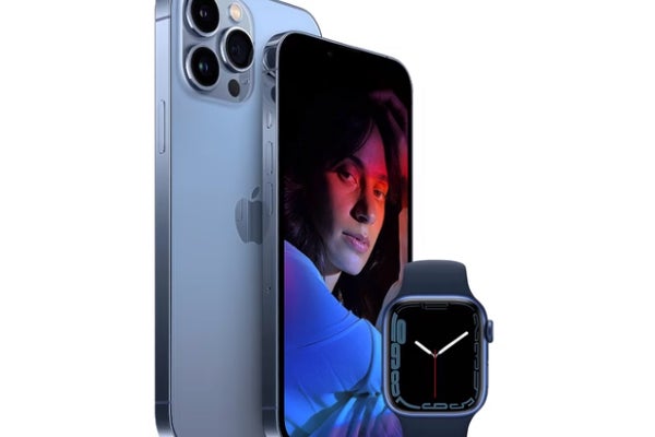 El iPhone actual junto al Apple Watch