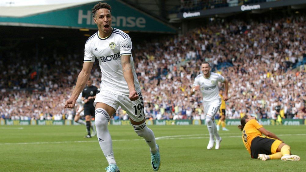 Rodrigo en festejo con Leeds United