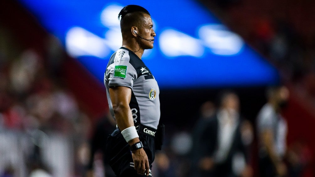 Michel Alejandro Morales durante un partido de la Liga MX