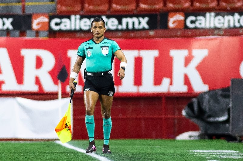 Alejandro Morales en un partido de la Liga MX