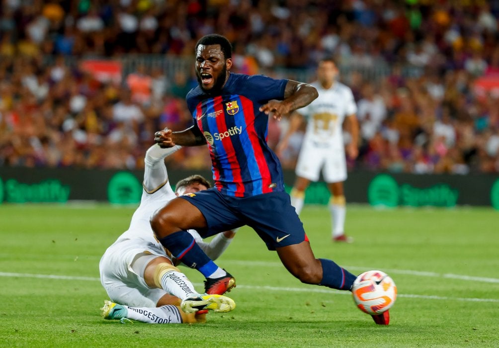 Kessie en acción con el Barcelona