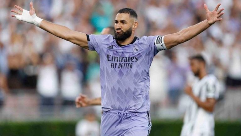 Karim Benzema celebra con el Real Madrid