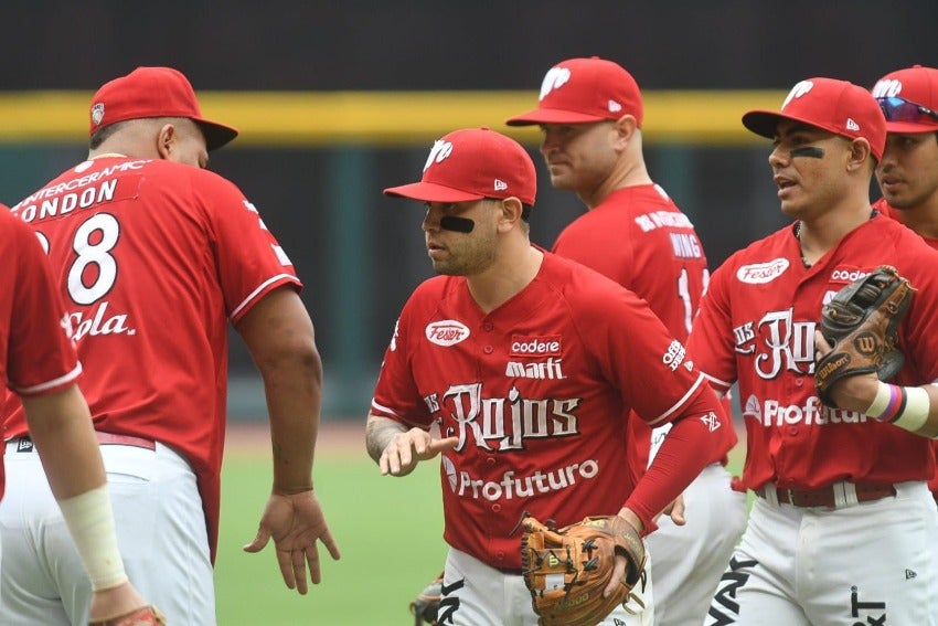 Carlos Gamboa previo a un juego de Diablos