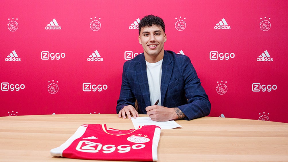 Jorge Sánchez firma contrato con Ajax