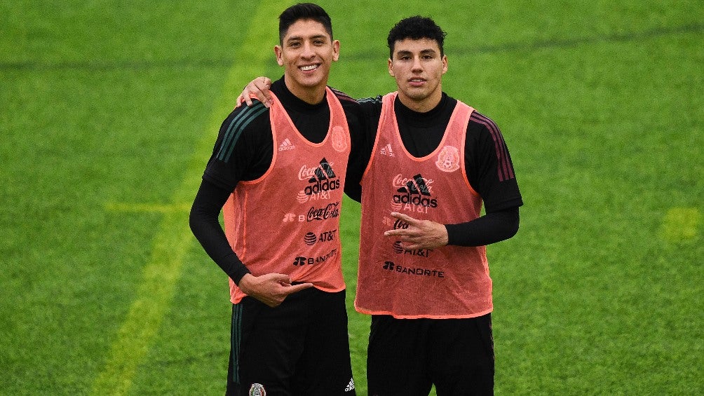 Edson Álvarez y Jorge Sánchez en un entrenamiento del Tri